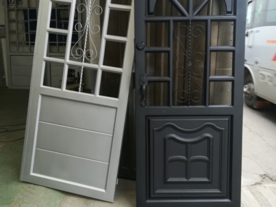 Pintu Besi