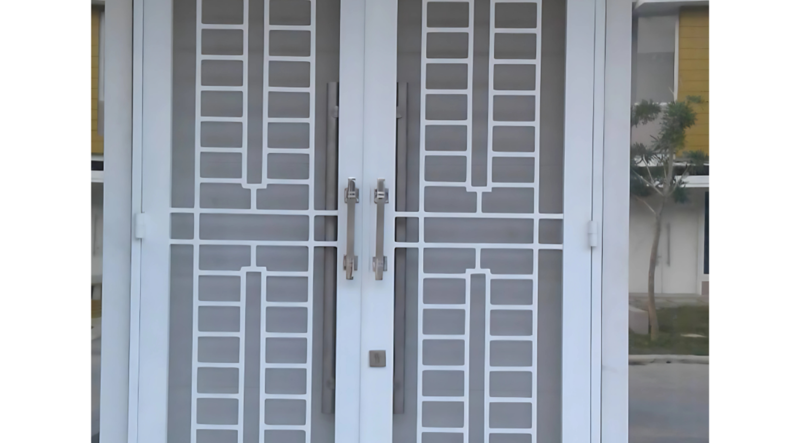 Pintu Besi Minimalis